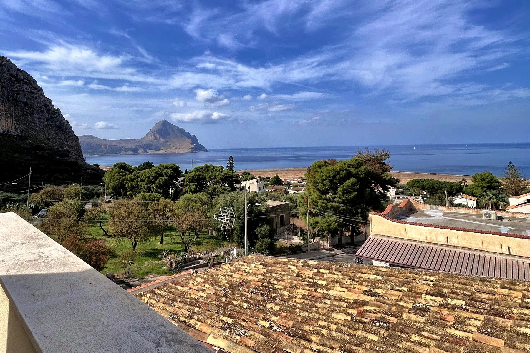 La terrazza con vista su Monte Cofano